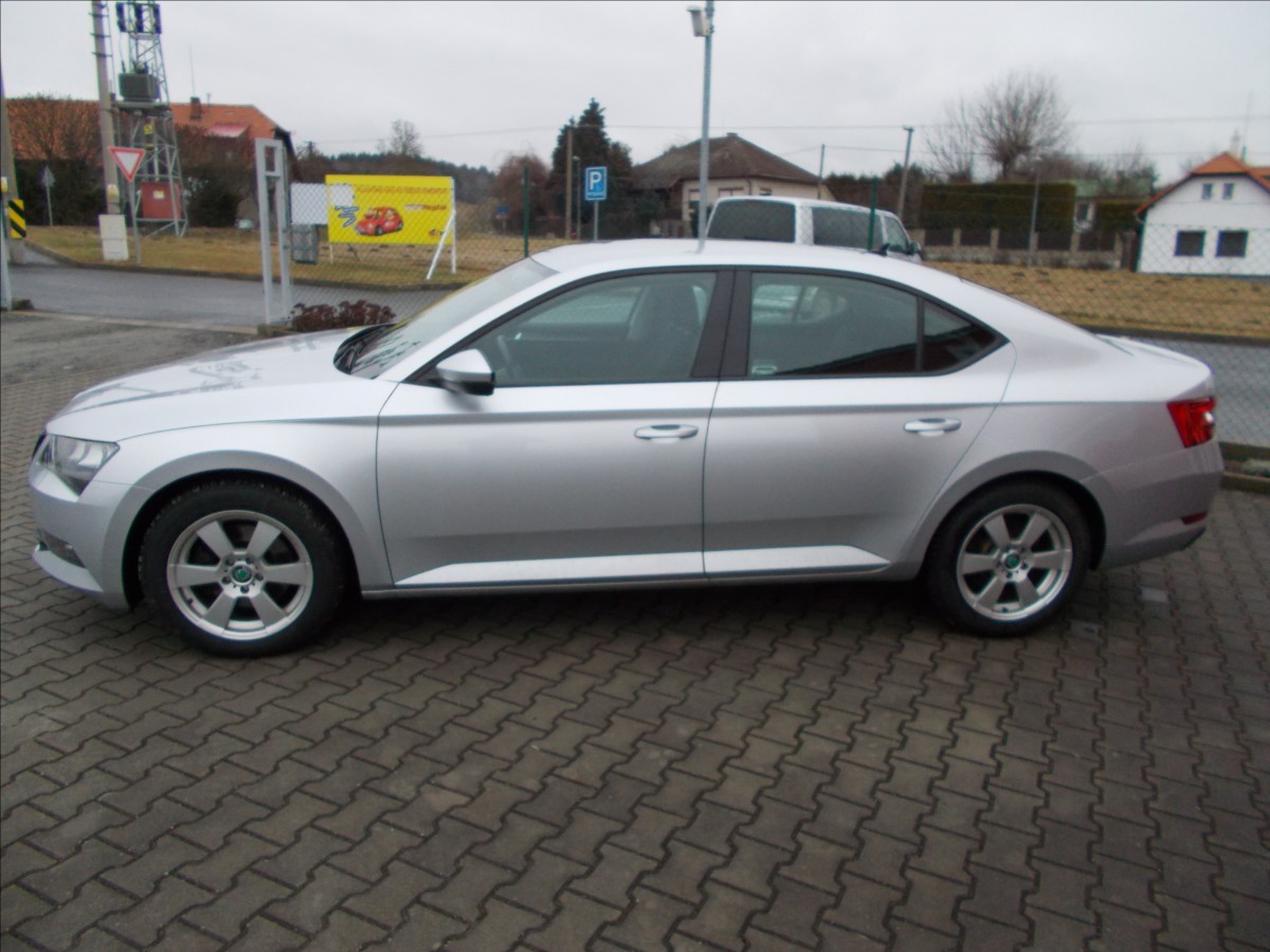 Škoda Superb 2,0 TDI ČR 110 KW DIGIKLIMA PĚKNÉ  III - foto 4