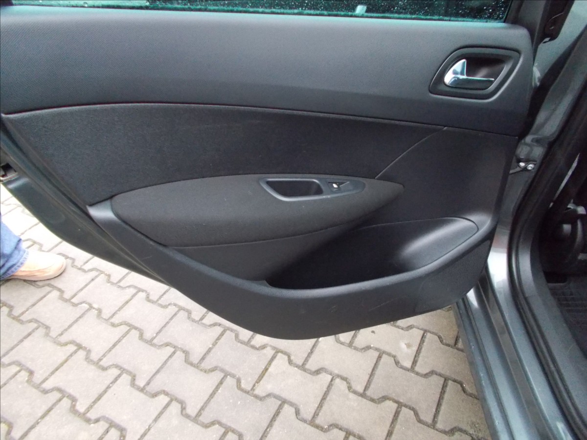 Peugeot 308 1,6 16V ČR NOVÁ STK TZ PĚKNÉ  SW - foto 17