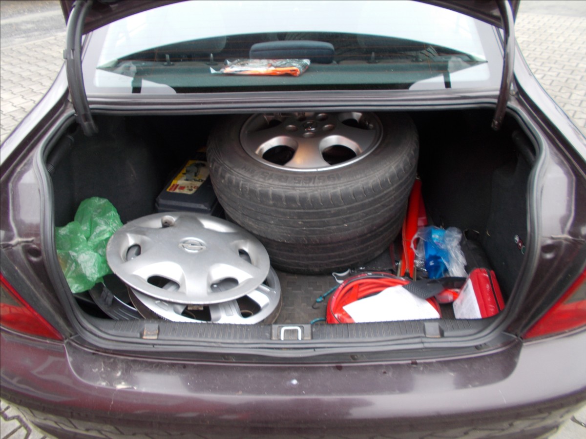 Opel Vectra 1,6 16V KLIMA NOVÁ STK PĚKNÉ - foto 14