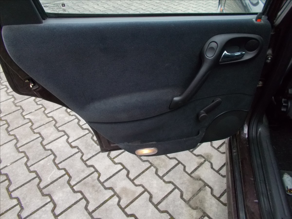 Opel Vectra 1,6 16V KLIMA NOVÁ STK PĚKNÉ - foto 20