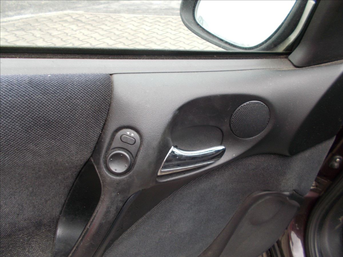 Opel Vectra 1,6 16V KLIMA NOVÁ STK PĚKNÉ - foto 28