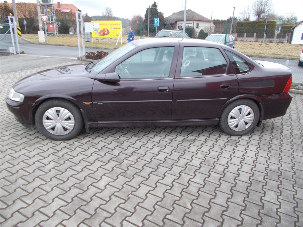 Opel Vectra 1,6 16V KLIMA NOVÁ STK PĚKNÉ - foto 5