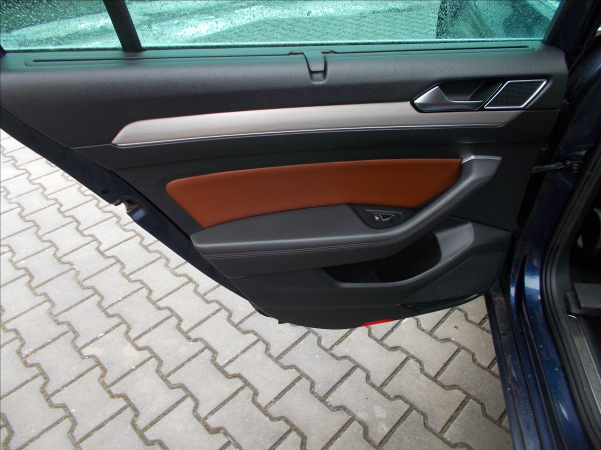 Volkswagen Passat 1,4 TSI DIGIKLIMA NAVI COC STK 3/2027 - foto 19